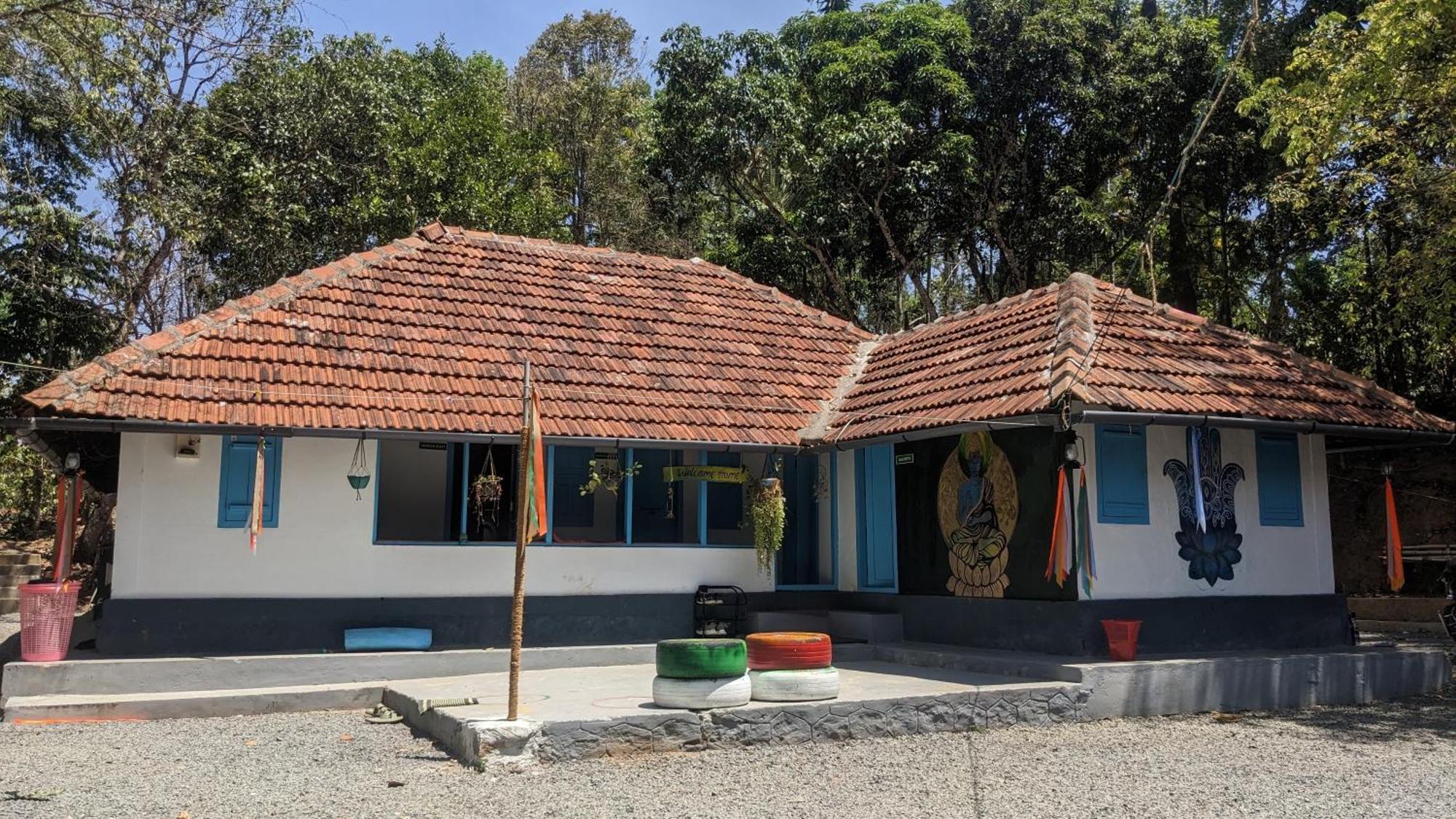 Crossroads Hostel 1957 كالباتّا المظهر الخارجي الصورة